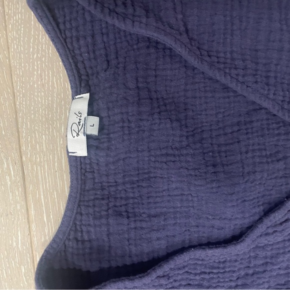 Rails -Selling as a set but online it’s sold separately Navy Blue -Top L Short M - Picture 3 of 4